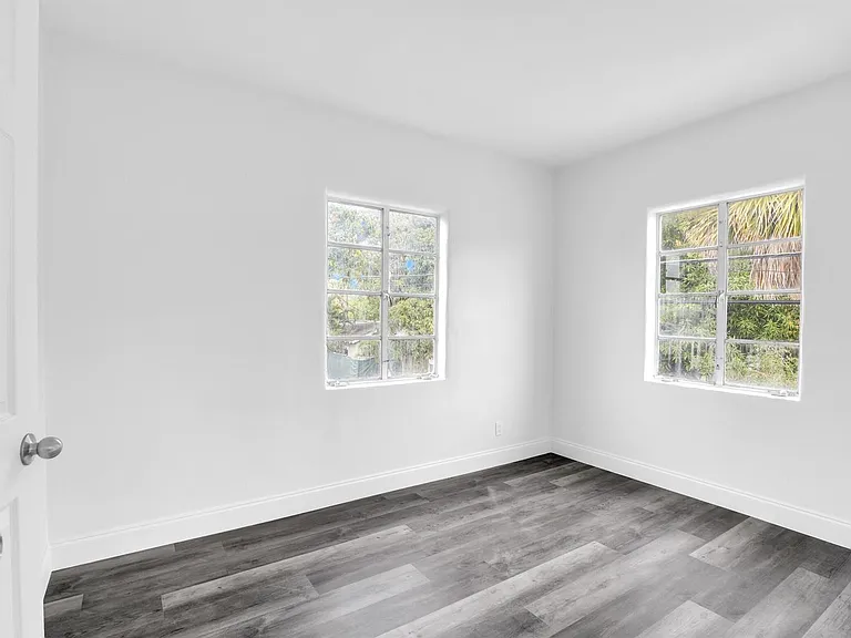 820 N Dixie Hwy #4 — Photo 9