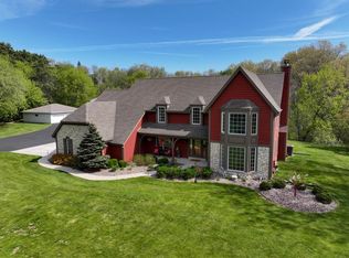 W339S4798 Meadow Ln, Dousman, WI 53118