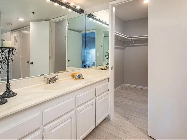 3095 Lakeside Dr #107 — Photo 15