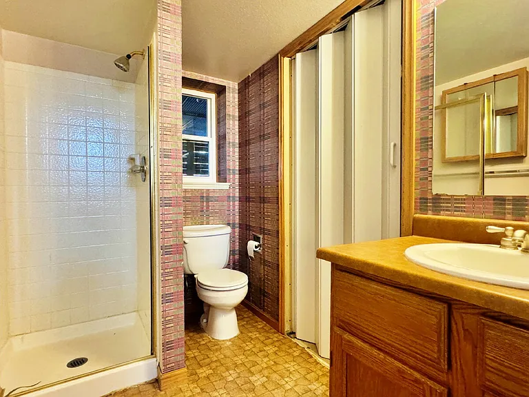 18723 E Utah Cir — Photo 11
