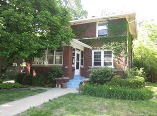 2004 E Oakland Ave, Bloomington, IL 61701