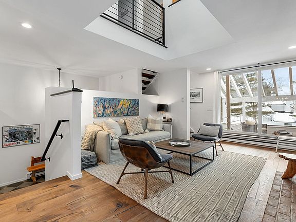 3rd image of 167 Club Sugarbush North Road #6