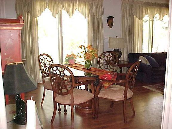 4th image of 2202 Balboa Dr