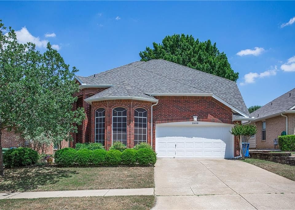 1st image of 2608 Southwestern Dr