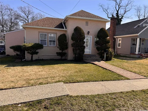 1481 Paul Street, North Baldwin, NY 11510