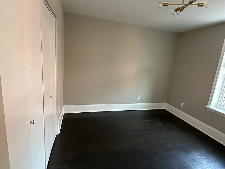343 S 18th St #5 — Photo 6