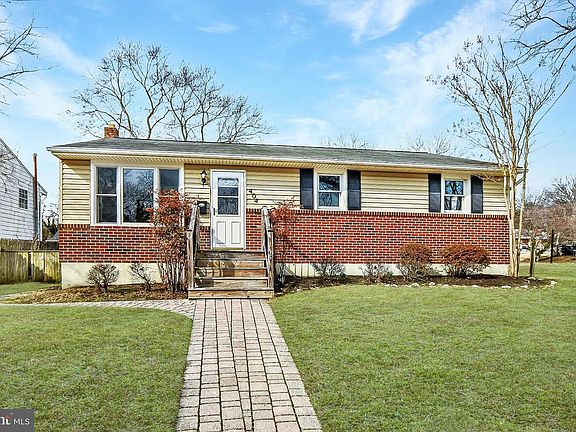 2nd image of 404 Homewood Rd