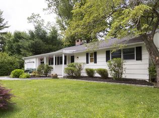 3 Daly Cross Rd, Mount Kisco, NY 10549