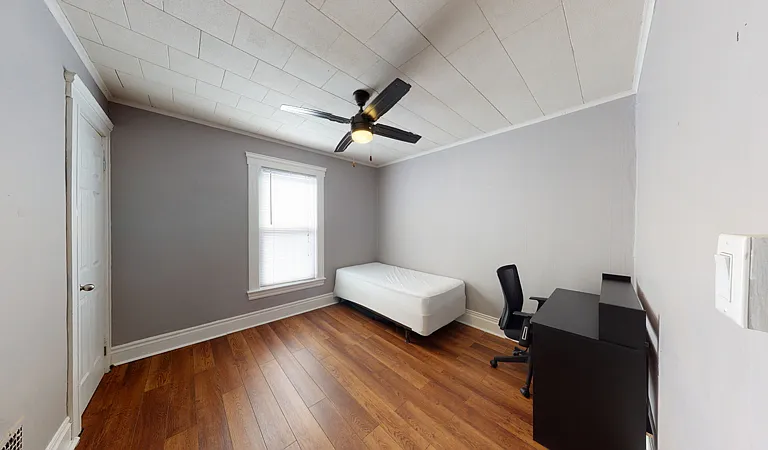 305 S Beech St — Photo 11