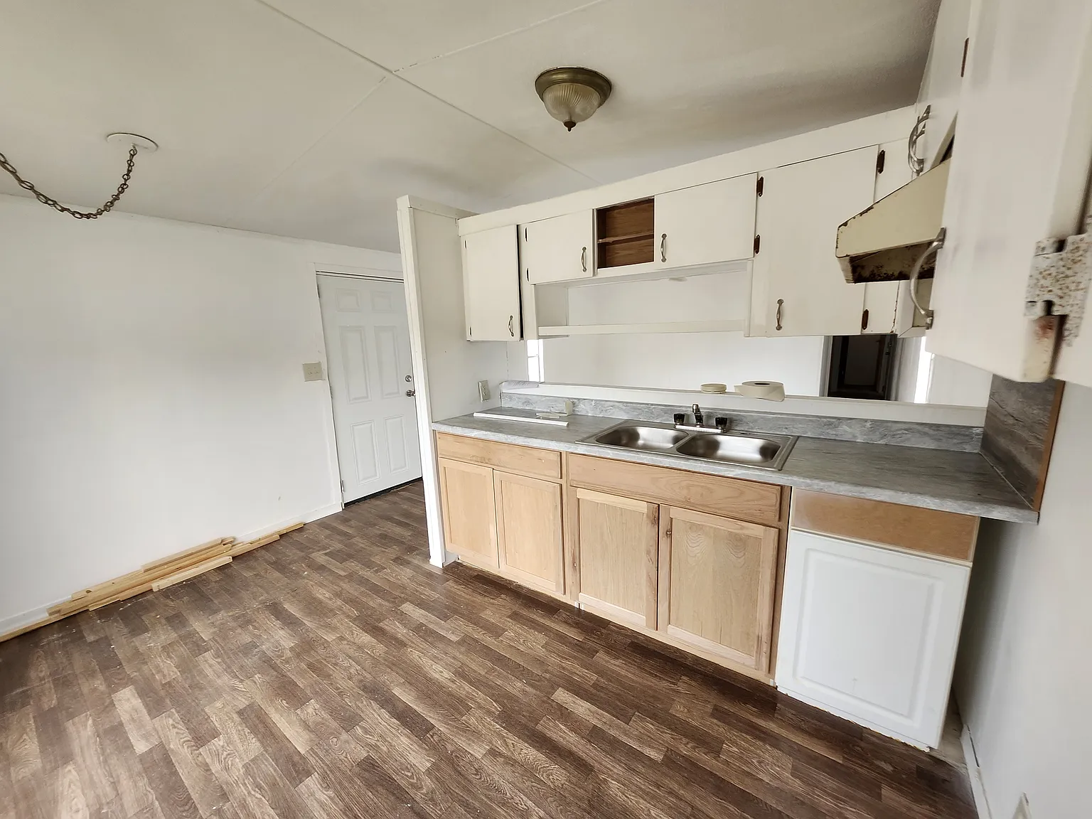 2 bed, 812 sqft, $700 — Photo 3