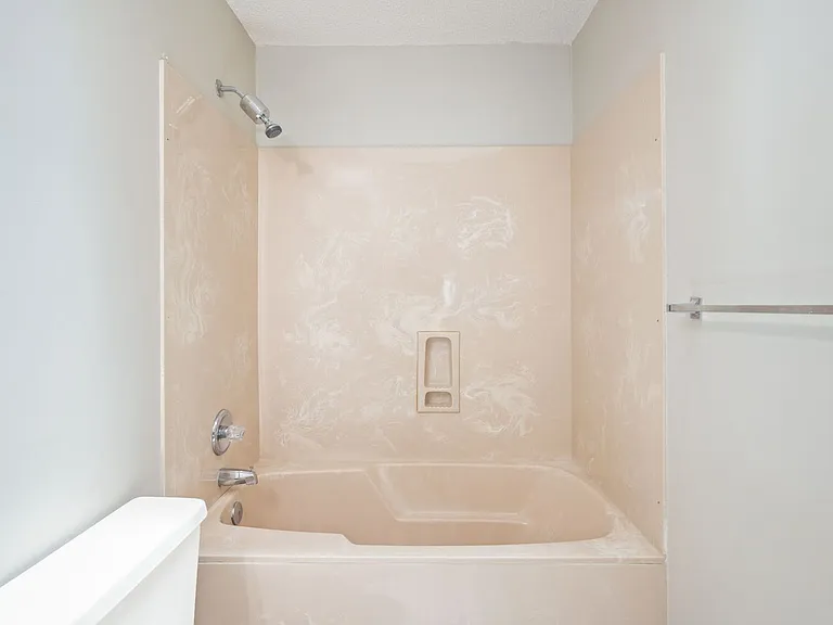 1219 Oakmont Dr — Photo 45