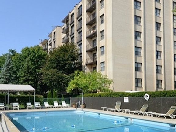 3rd image of 4601 W Touhy Ave APT 603