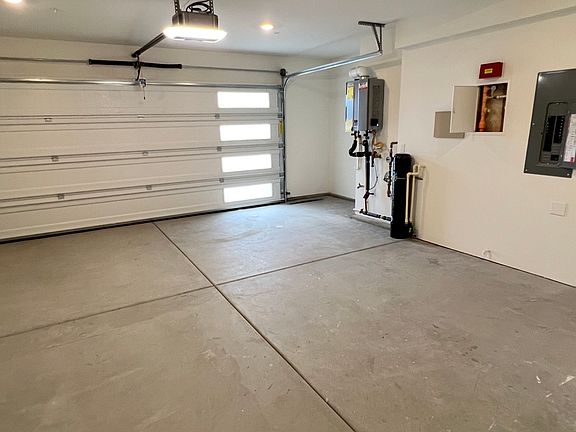 3rd image of 10563 Coupland Way