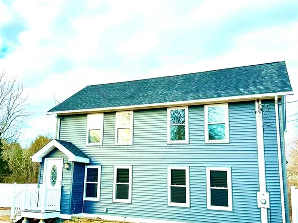 7 Myrtle Ave, Wood River Junction, RI 02894