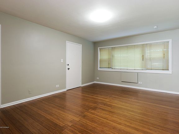 2nd image of 1331 W Chase Ave APT 1B