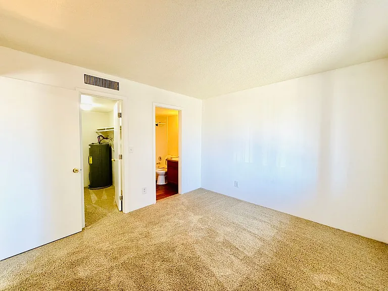 Santa Cruz Apartments - Studios, 1 Bedroom and 2 Bedrooms with Pool! — Photo 22