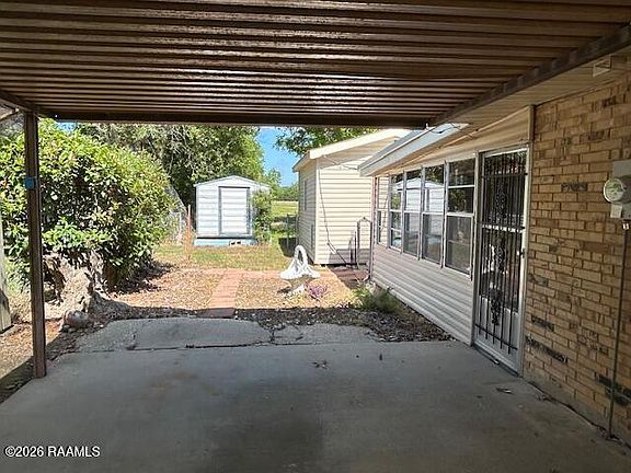 3rd image of 985 Heidi B Rd