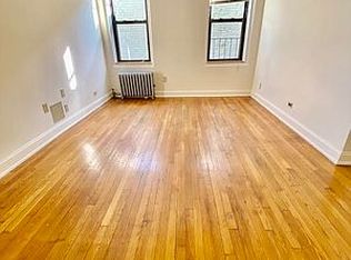 32-37 42nd St #DD, Astoria, NY 11103