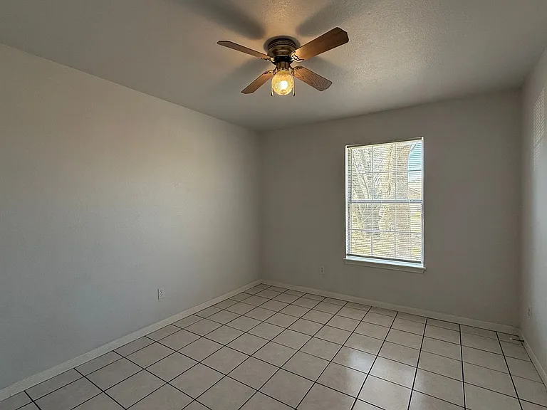1820 Fleetwood Dr — Photo 19