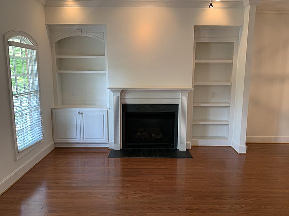 3rd image of 1015 State Blvd