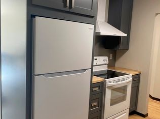 1304 Medicine Lake Dr W #214, Plymouth, MN 55441