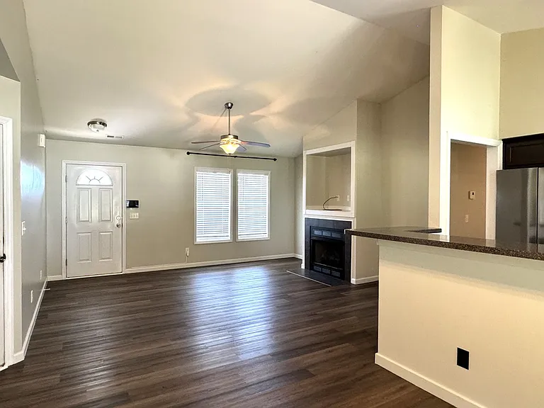 186 Christy Dr — Photo 5