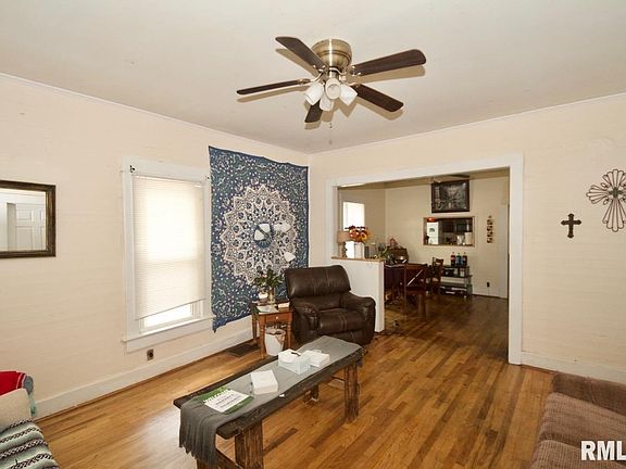 4th image of 608 S Forest Ave