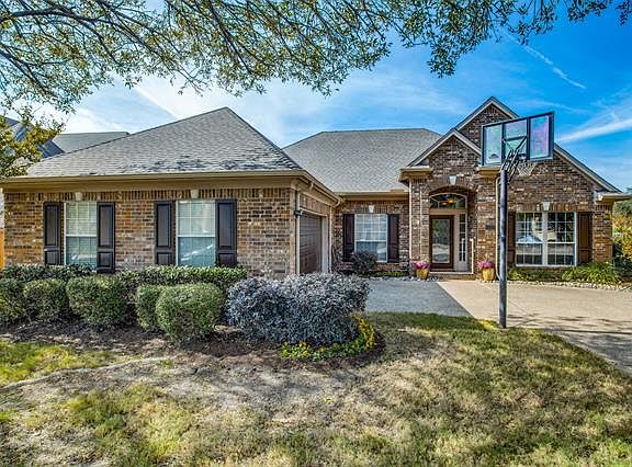 4th image of 345 Spyglass Dr