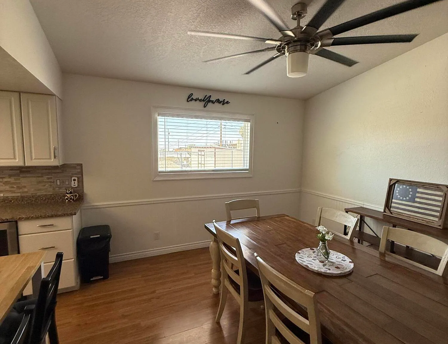 3 bed, 2.0 bath, 2080 sqft, $2,000 — Photo 3