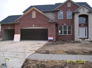 50444 Pinnacle Woods, Macomb, MI