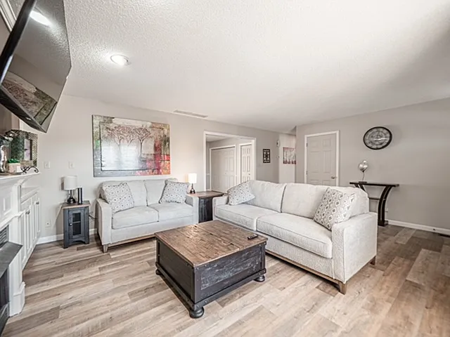 3 bed, 1586 sqft, $3,500 — Photo 2