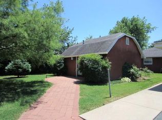 2049 E Cherry St, Springfield, MO 65802