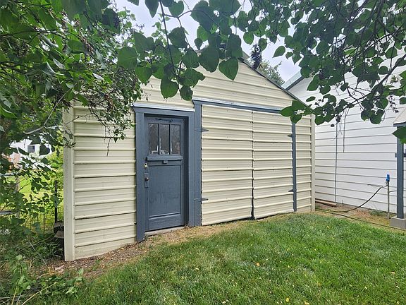 4th image of 804 1st Ave