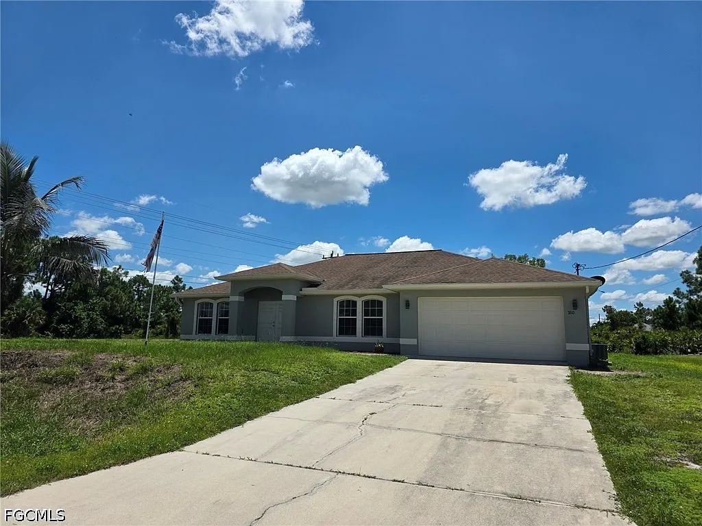 3 bed, 2.0 bath, 1987 sqft, $1,950 — Photo 1