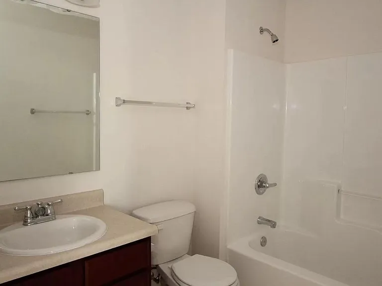2425 Cushing Dr — Photo 17