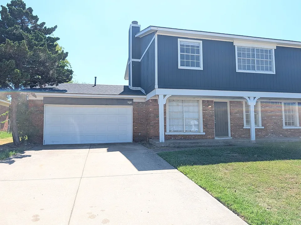 9904 E 22nd Pl