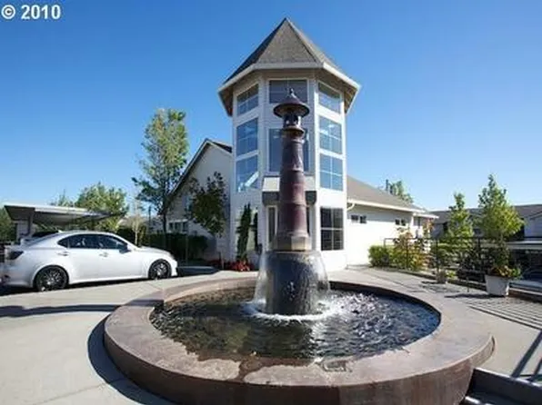 15054 NW Central Dr APT 808, Portland, OR 97229