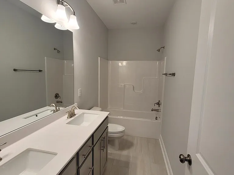 124 Trailing Bluff Way — Photo 2