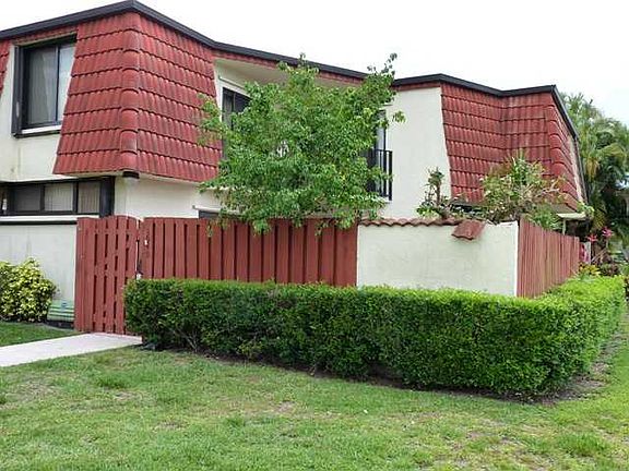 5th image of 3949 Victoria Dr