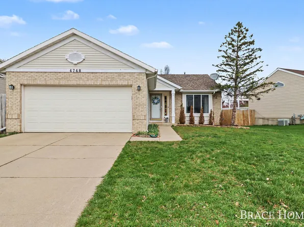 4748 Meadow Lake Dr SE, Kentwood, MI 49512