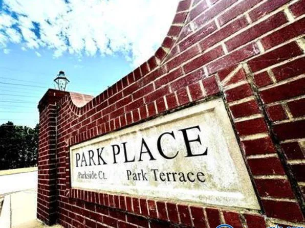 903 Parkside Ct SE, Decatur, AL 35601