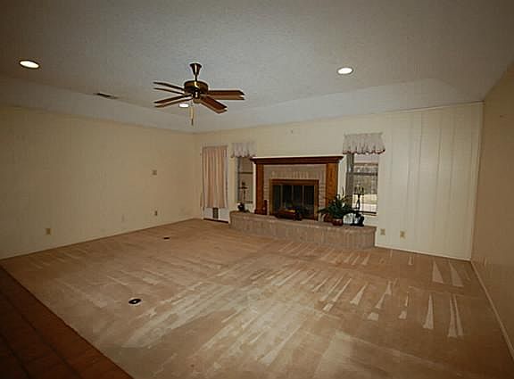 3rd image of 3234 Woodlake Dr