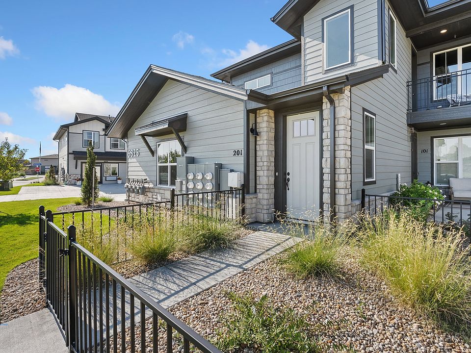 Stacked-Ranch Condos