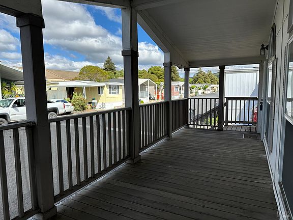 3rd image of 220 Ricardo Avenue