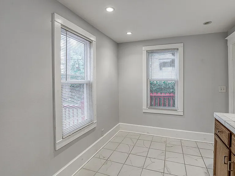 Large laundry room / pantry on 1st floor