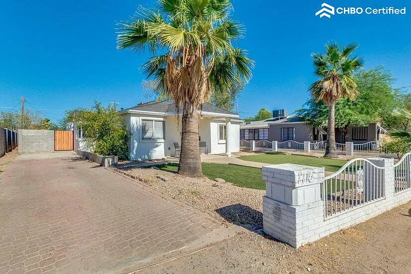 Snug Home Near Downtown Phoenix — Photo 3