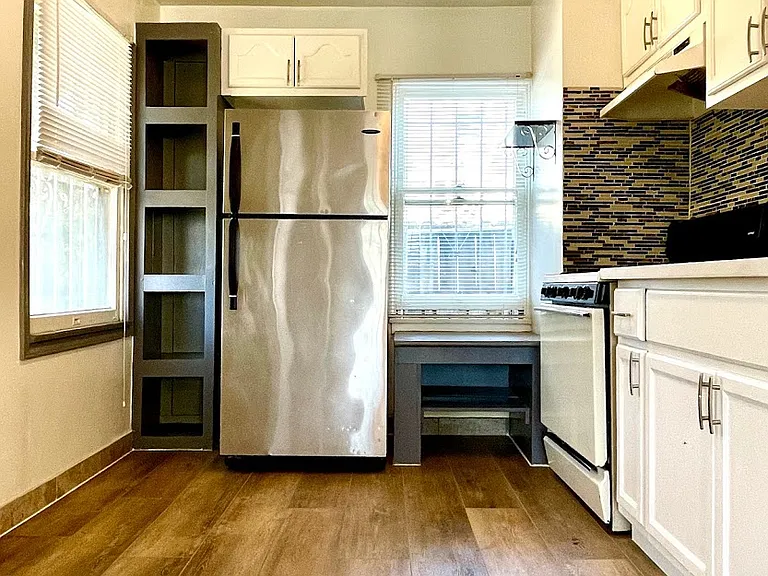 1339 S Sycamore Ave — Photo 4