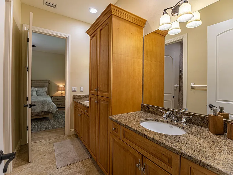 403 Palm River Blvd — Photo 7
