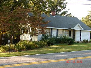 1st image of 860 S Tallassee St