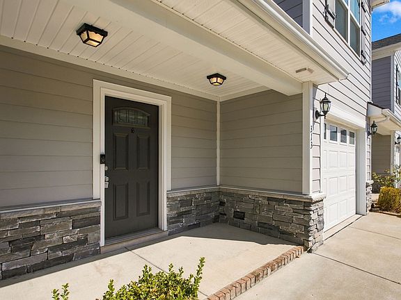 3rd image of 313 Mattie Ln